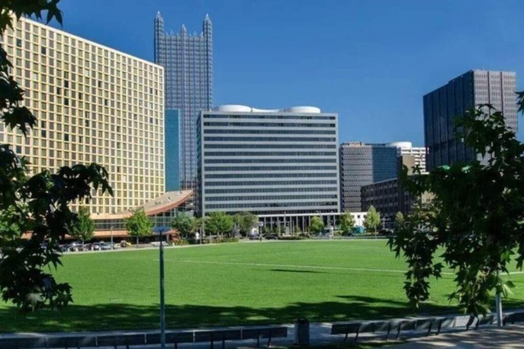 Sweeping Stadium Views Wonderfully Located 24-7 Parking Gym Lounge ピッツバーグ エクステリア 写真
