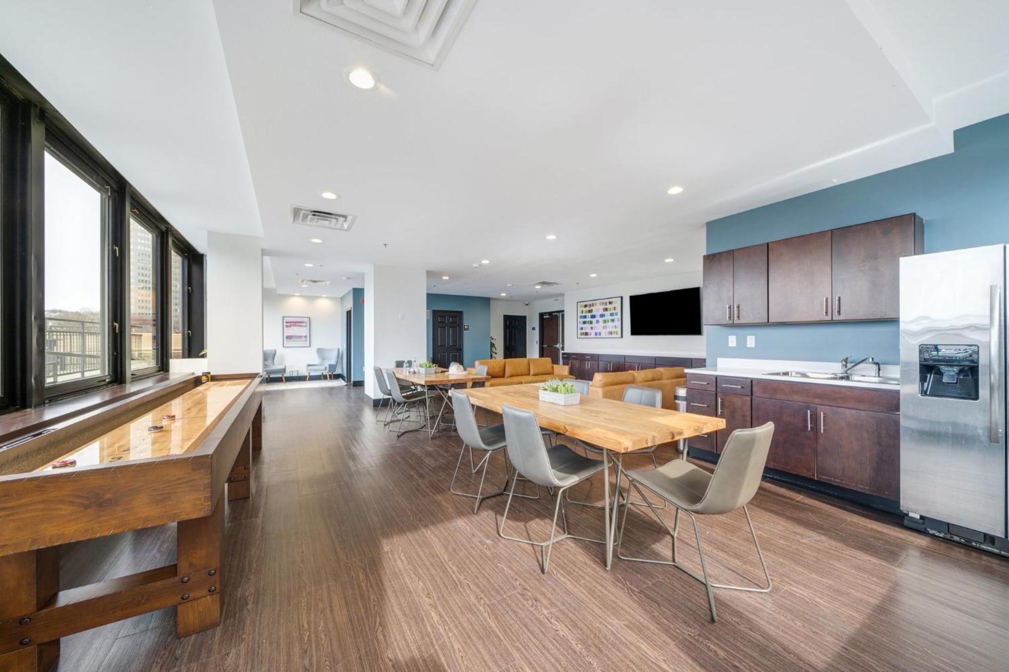 Sweeping Stadium Views Wonderfully Located 24-7 Parking Gym Lounge ピッツバーグ エクステリア 写真
